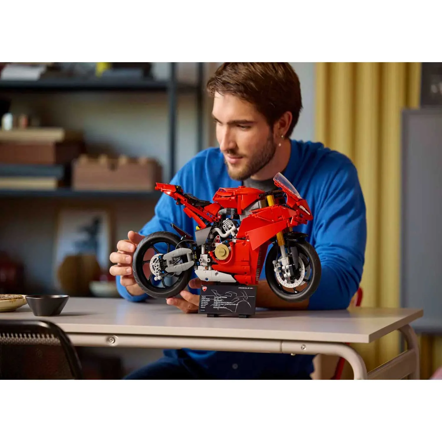 LEGO - Linea Technic: Motocicletta Ducati Panigale V4 S 42202 - Image 6