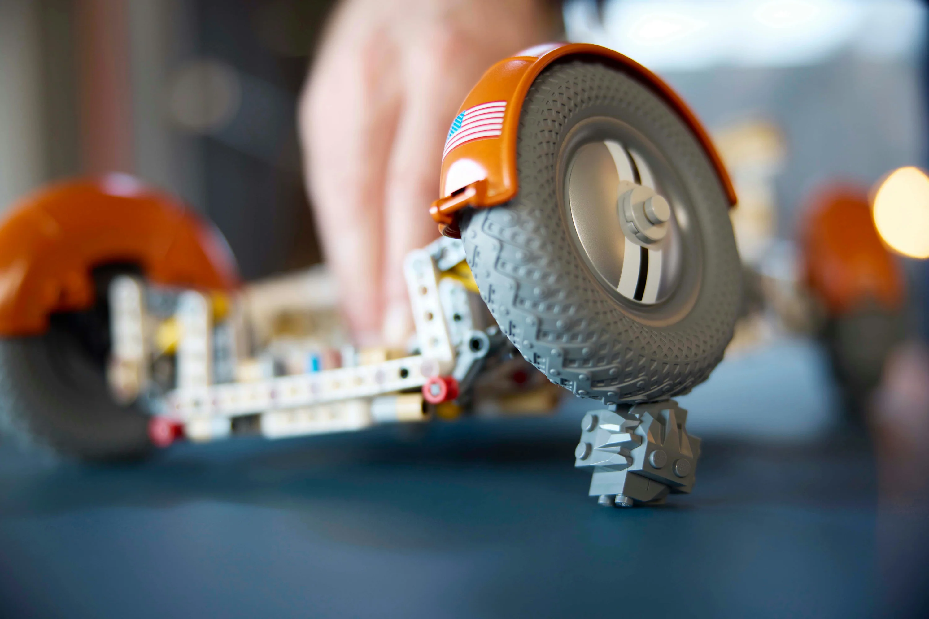 LEGO - Rover lunare NASA Apollo 42182 - Image 19