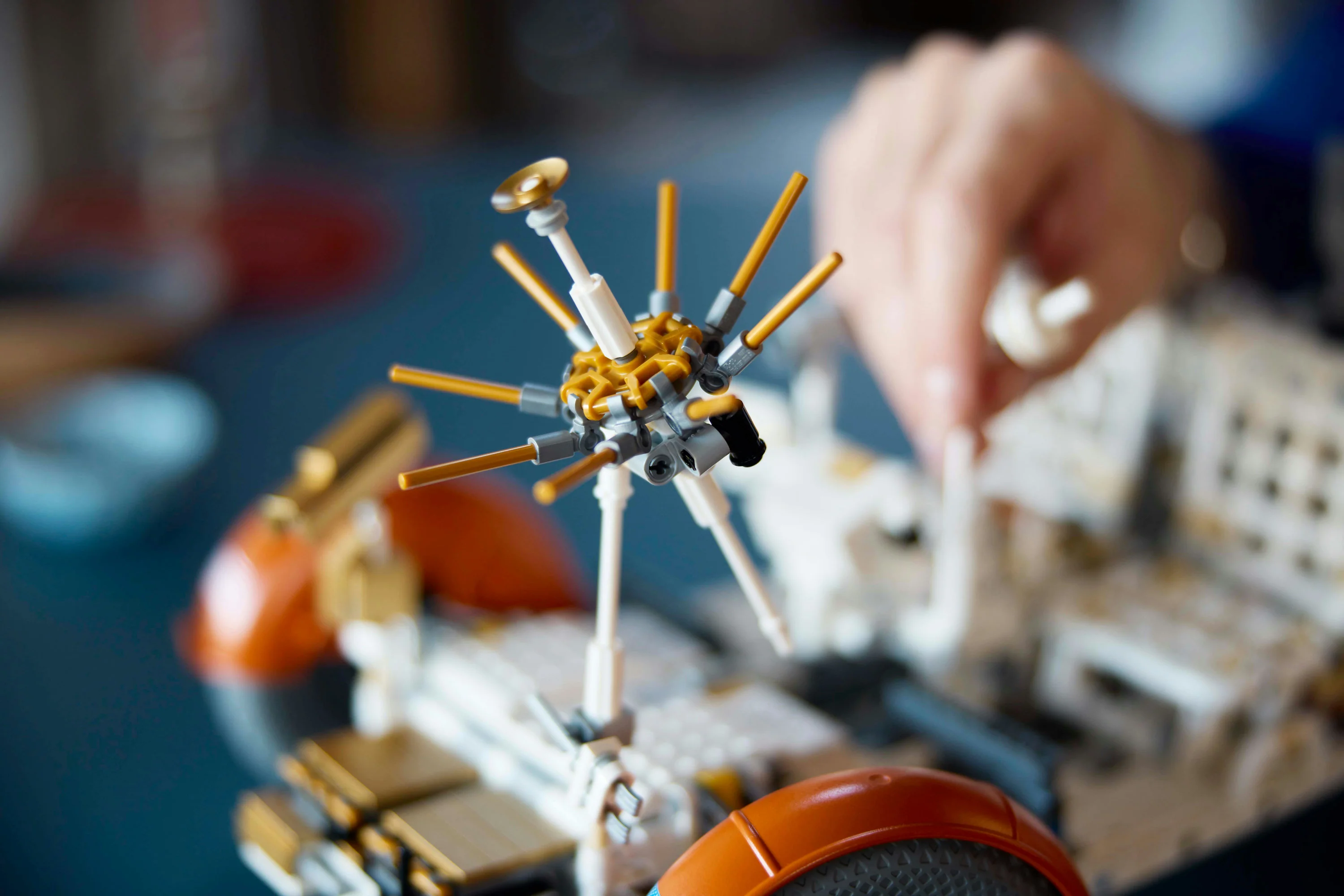 LEGO - Rover lunare NASA Apollo 42182 - Image 20